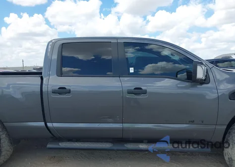 2018 Nissan Titan Xd Sv Diesel z USA, uszkodzony, nr VIN 1N6BA1F45JN551239